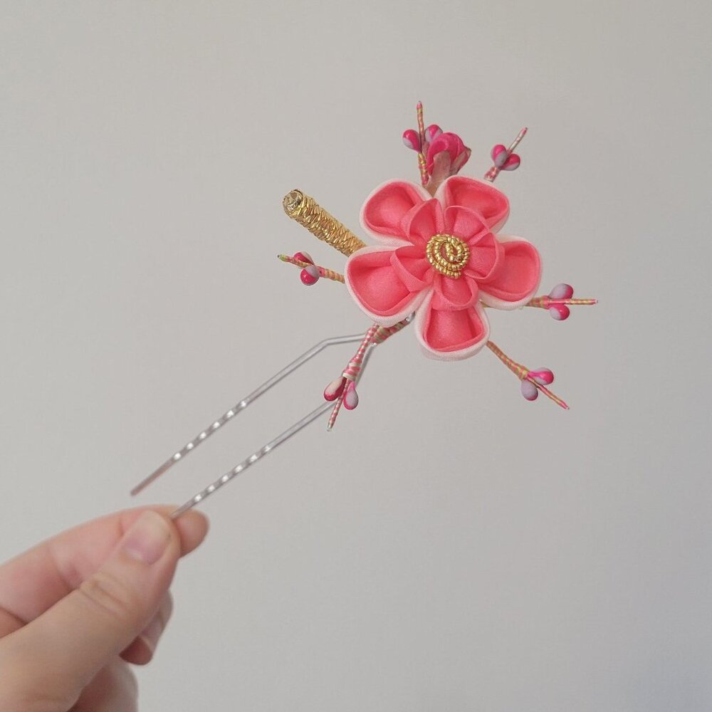 New - Japanese Flower Hairpin